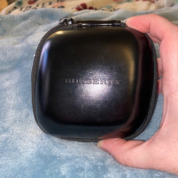 Burberry White Foldable Sunglasses-Like New! - Picture 9 of 10